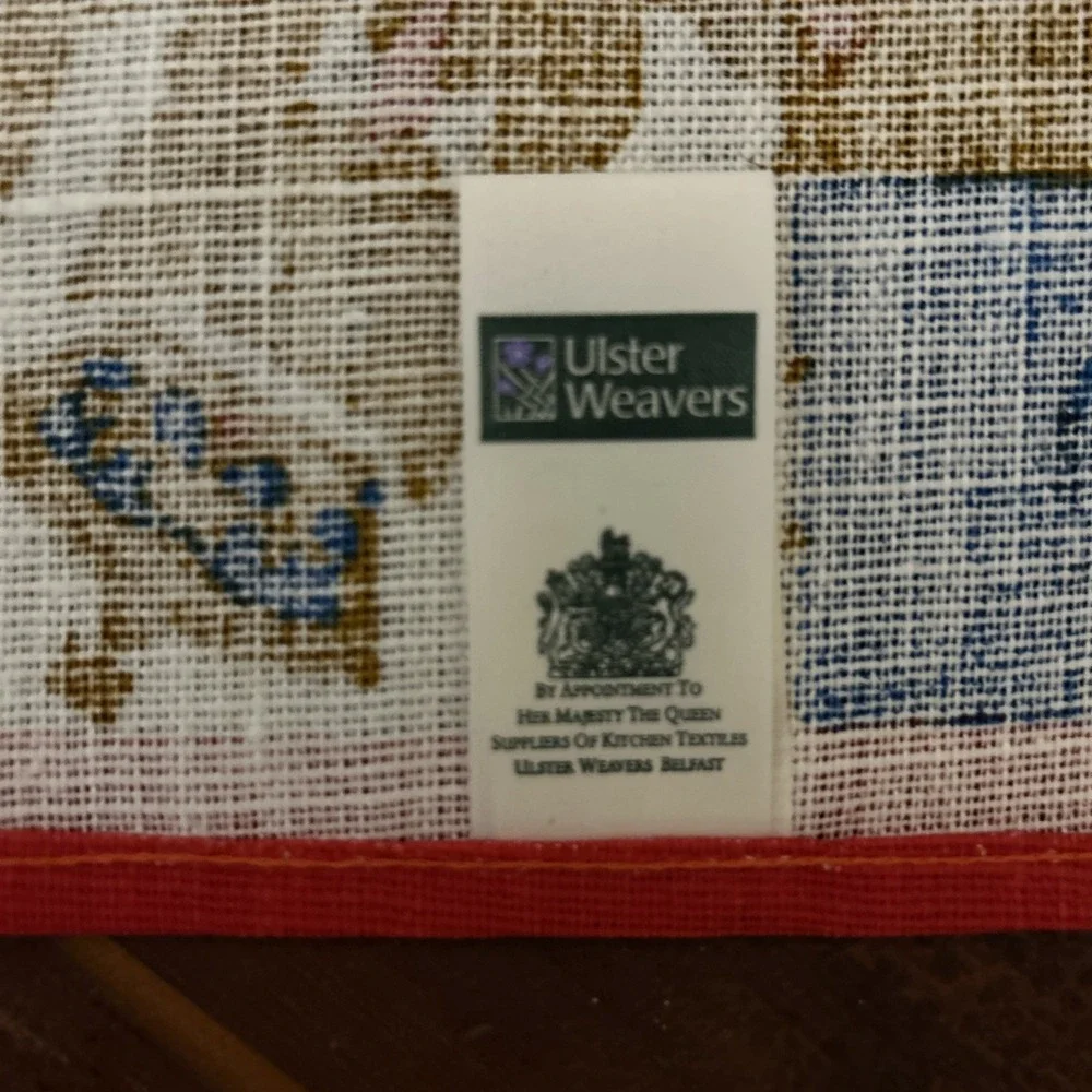 Vintage Ulster Irish Linen Tea Towel- The Royal Lineage Wall Hanging Art- NWT‎